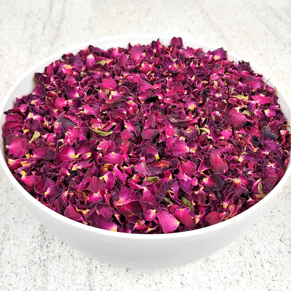 s-l1200 The delicate petals are rounded towards the end and come to a point. They range in size and become gradually smaller towards the center of the bloom. Rose petals are highly aromatic and may be described as similar to a basket of fruits, lemon, nasturtium or cloves.